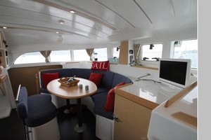 Lola Dos 38ft Lagoon Yacht For Sale