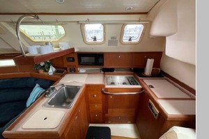 Blue Heron 32ft Hunter Yacht For Sale
