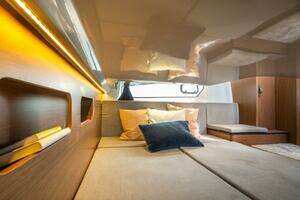 2026 Beneteau Antares 11 thumbnail 15