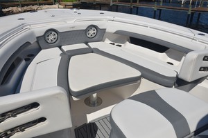 Tidewater 320 CC - sunlounge