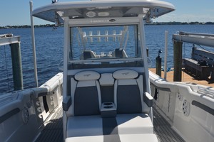 Tidewater 320 CC - console seating