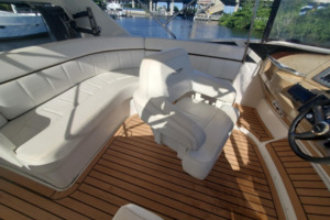 Carver 39 - Regal S - Bridge Seating