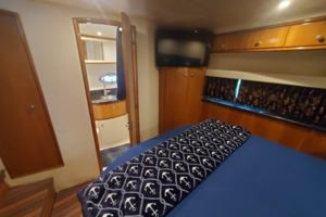 Carver 39 - Regal S - Master Stateroom