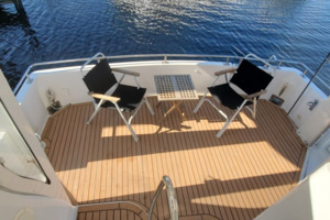 Carver 39 - Regal S - Cockpit