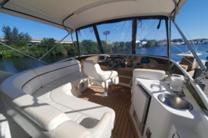 Carver 39 - Regal S - Bridge