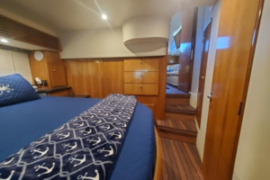 Carver 39 - Regal S - Master Stateroom