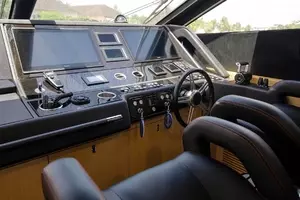 2018 Sunseeker 75 Yacht thumbnail 13