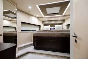 2018 Sunseeker 75 Yacht thumbnail 21