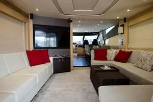 2018 Sunseeker 75 Yacht thumbnail 8