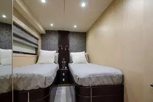 2018 Sunseeker 75 Yacht thumbnail 24