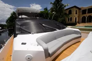 2018 Sunseeker 75 Yacht thumbnail 3
