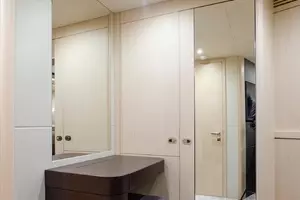2018 Sunseeker 75 Yacht thumbnail 23
