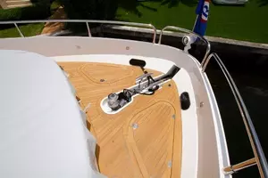 2018 Sunseeker 75 Yacht thumbnail 2