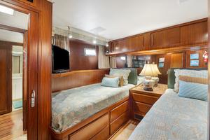 Hatteras 67 - Gallopin - Profile