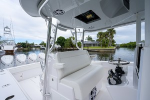 Bahama 41 - Cowpoke - Helm Seating