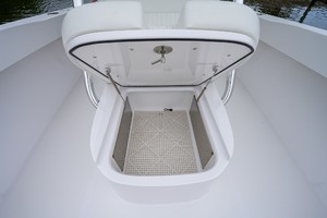 Bahama 41 - Cowpoke - Bow Storage