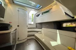 2016 Boston Whaler 420 Outrage thumbnail 15
