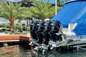 2016 Boston Whaler 420 Outrage thumbnail 3