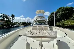 2016 Boston Whaler 420 Outrage thumbnail 4