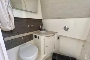 2016 Boston Whaler 420 Outrage thumbnail 20