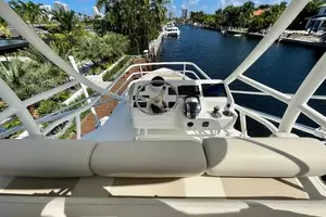 2016 Boston Whaler 420 Outrage thumbnail 6