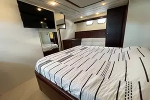 2001 Ferretti Yachts 680 thumbnail 20