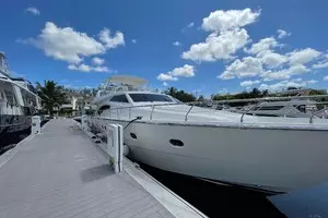 2001 Ferretti Yachts 680 thumbnail 3