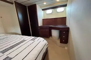 2001 Ferretti Yachts 680 thumbnail 21