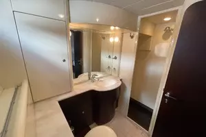 2001 Ferretti Yachts 680 thumbnail 25