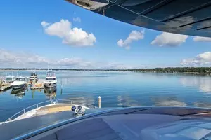 2019 Sunseeker 86 Yacht thumbnail 22