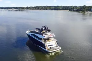 2019 Sunseeker 86 Yacht thumbnail 3