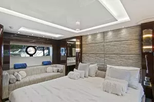 2019 Sunseeker 86 Yacht thumbnail 37