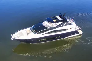 2019 Sunseeker 86 Yacht thumbnail 2