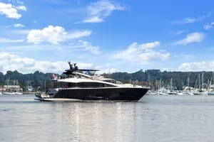 2019 Sunseeker 86 Yacht thumbnail 6