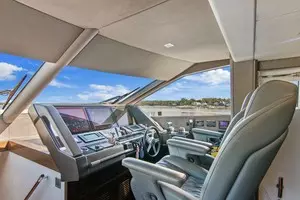 2019 Sunseeker 86 Yacht thumbnail 34