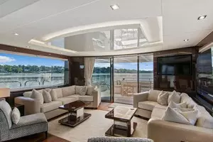2019 Sunseeker 86 Yacht thumbnail 26