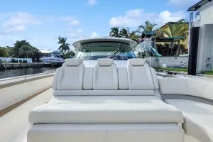 2022 Tiara Yachts thumbnail 8