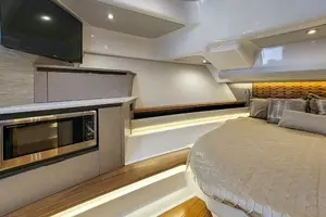 2022 Tiara Yachts thumbnail 24