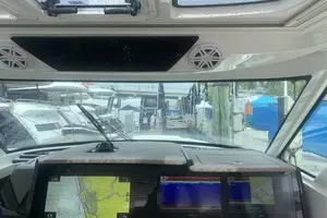 2022 Tiara Yachts thumbnail 13