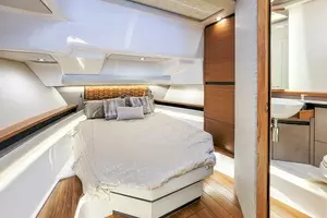 2022 Tiara Yachts thumbnail 26