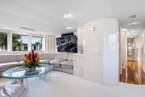 1989 Oceanfast Motor Yacht thumbnail 24