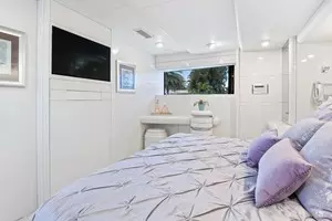 1989 Oceanfast Motor Yacht thumbnail 40