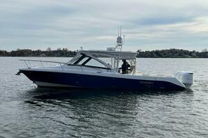 Photo 3996097 for 2018 Everglades 360 LXC Family Business 