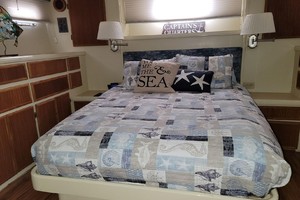 Photo 2146791 for 1982 Hatteras Motoryacht  