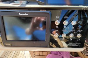 Photo 2252679 for 2018 Sea Ray SLX 350 KNOTTY GIRL 