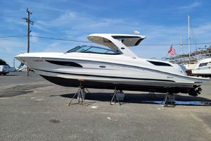 Photo 2162588 for 2018 Sea Ray SLX 350 KNOTTY GIRL 