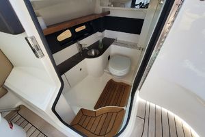 Photo 2252685 for 2018 Sea Ray SLX 350 KNOTTY GIRL 