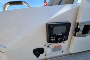 Photo 2252665 for 2018 Sea Ray SLX 350 KNOTTY GIRL 