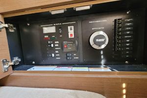 Photo 2252673 for 2018 Sea Ray SLX 350 KNOTTY GIRL 