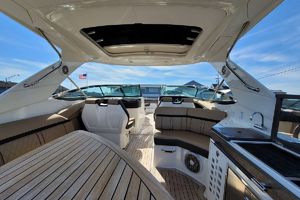 Photo 2252668 for 2018 Sea Ray SLX 350 KNOTTY GIRL 